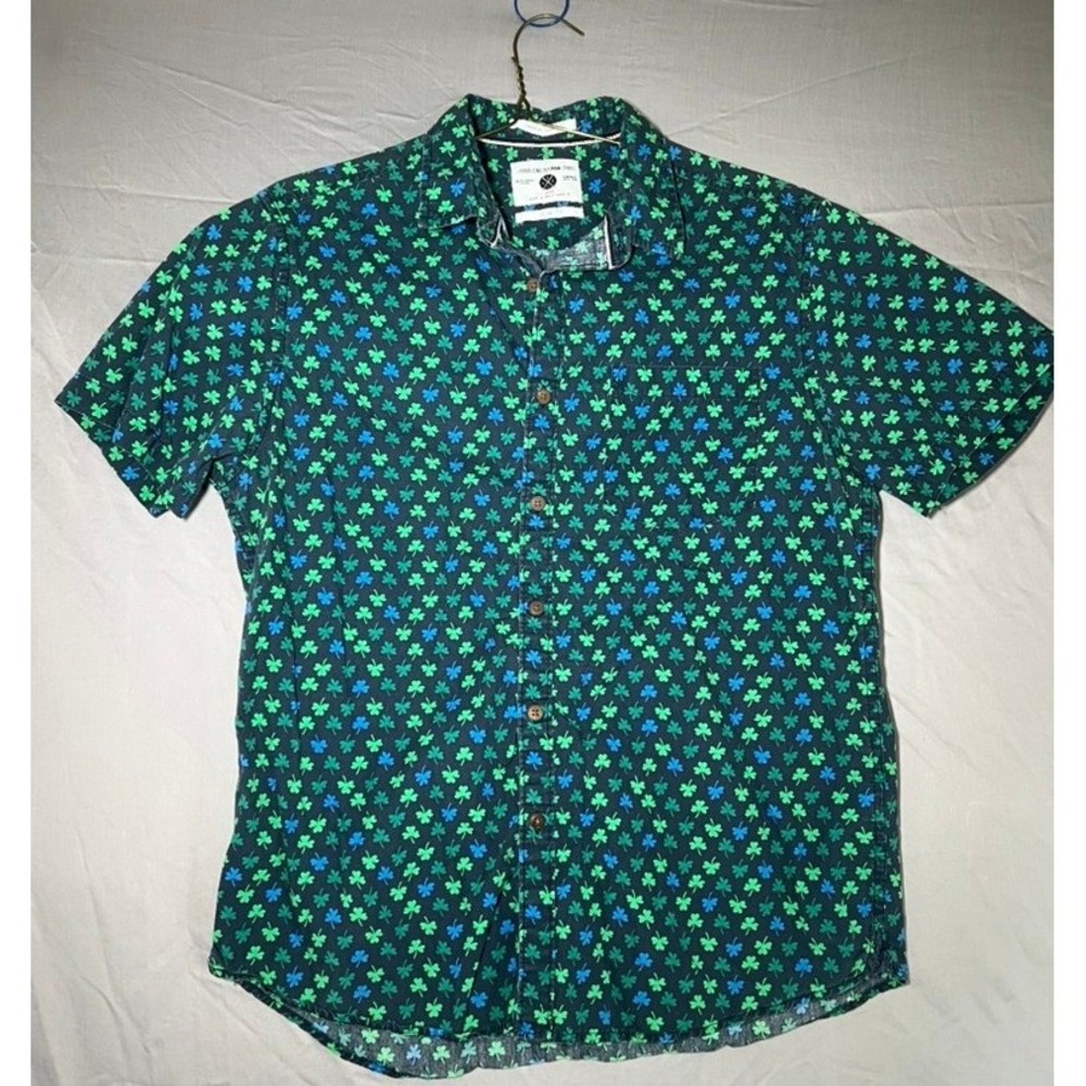 Cactus Man Mens Large Slim Fit Shamrock Clover St Patricks Day Button Down Shirt